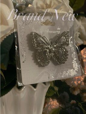 Chloe Accessory Silver Crystal Butterfly Brooch Pin with Pearlescent Accent